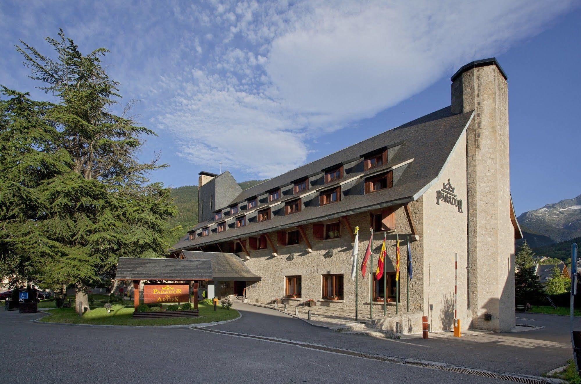 Parador De Arties Exterior photo